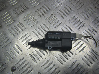 амортизатор крышки багажника (3-5 двери) Opel Zafira 1 поколение (A) 2002, 2.2 л., бензин, АКПП, минивэн, 13118786