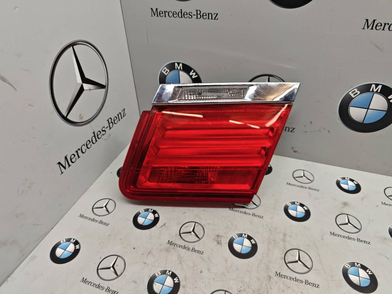 фонарь крышки багажника правый BMW 7 серия F01/F02 2011, 3.0 л., N54 B30 A, бензин, 7182206 - фото №1