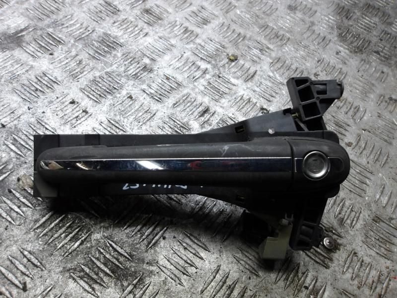 ручка наружная Mercedes-Benz A-Класс W168 1999, 1.9 л., бензин, АКПП, хетчбэк 5 дв. - фото №1
