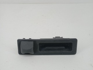 кнопка открытия багажника BMW 2 серия Active Tourer F45 2015, 2.0 л., бензин, АКПП, передний привод, 7345700