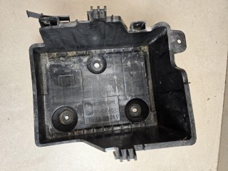 полка аккумулятора Fiat 124 Spider 1 поколение 2020, 1.4 л., АКПП, красный, кабриолет, задний привод, 6000615251