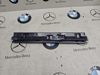 Кронштейн накладки на порог прав. BMW 2 серия Active Tourer F45 2015, 2.0 л., бензин, 7301940