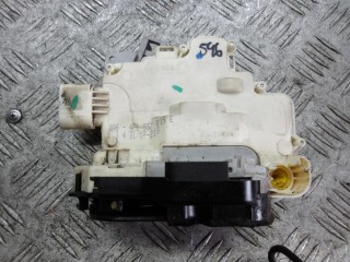 замок двери передней левой Audi A6 C5 [рестайлинг] 2005, 2.4 л., бензин, АКПП, седан, 4F1837015E