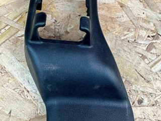 Крышка салазок сидения Lexus RX 4 поколение [рестайлинг] 2020, 3.5 л., гибрид, вариатор, красный, полный привод, правый руль, 72137-48170