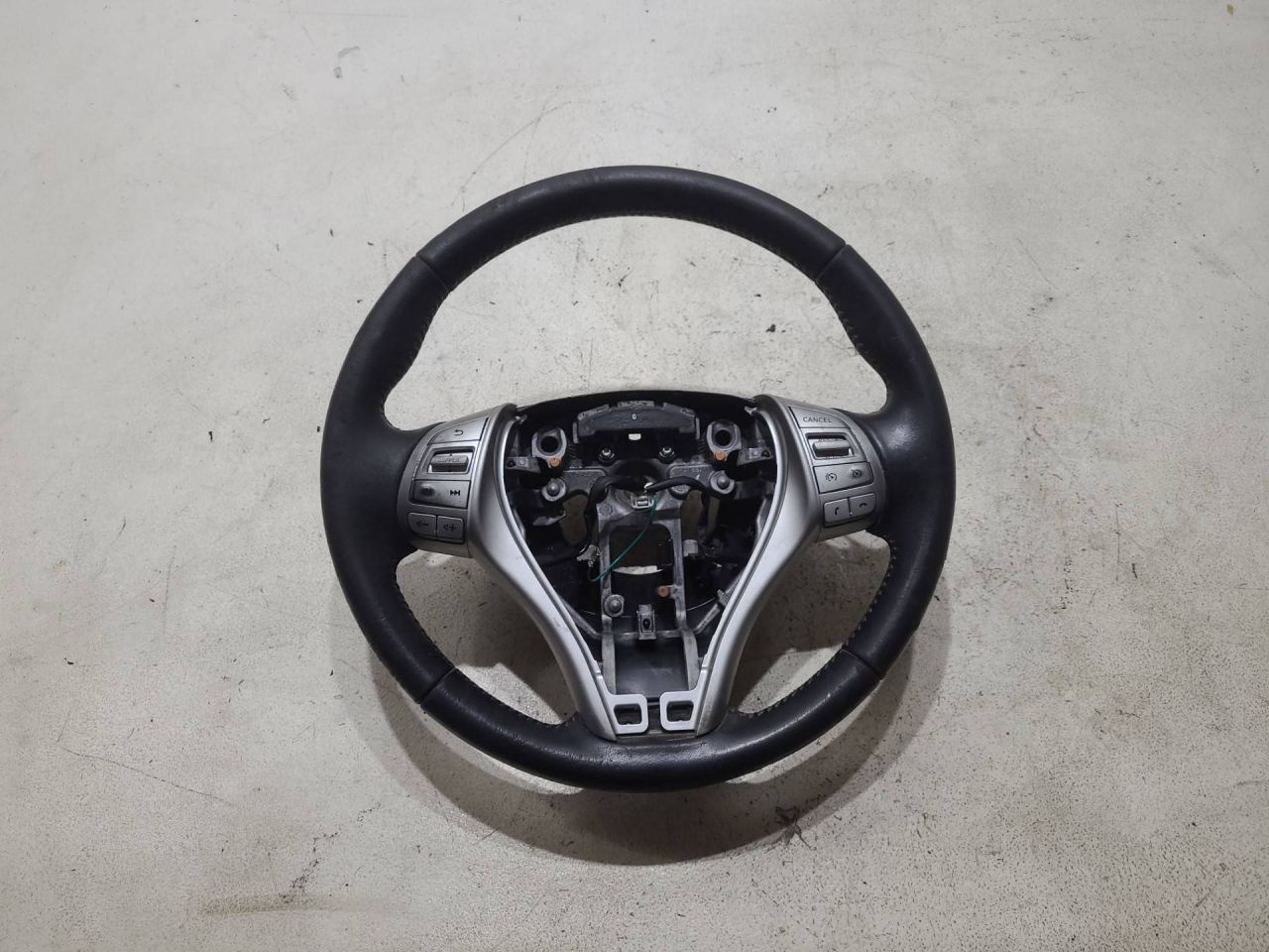 руль Nissan Qashqai 2 поколение 2015, 1.2 л., Ti, бензин, АКПП, серебристый, внедорожник 5 дв., передний привод - фото №1