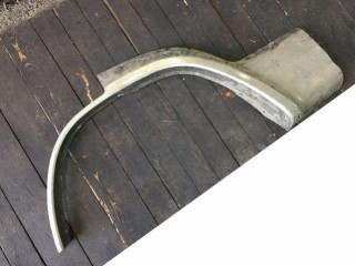 молдинг крыла заднего левого Mitsubishi Pajero 2 поколение 1997, MB679795