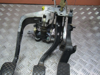 узел педальный (блок педалей) Volkswagen Passat B5 1999, 1.6 л., бензин, МКПП, универсал, 8D1721117D