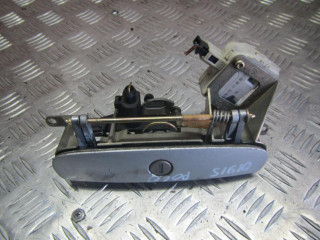 ручка крышки багажника Volkswagen Polo 4 поколение 2003, 1.2 л., бензин, МКПП, хетчбэк 5 дв., 6Q6827297F