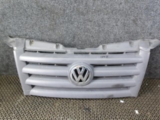 решетка радиатора Volkswagen Crafter 1 поколение 2011, 2.5 л., дизель, МКПП, микроавтобус, 2E0853653