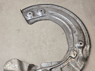 защитный кожух тормозного механизма BMW 6 GT G32 2020, 2.0 л., бензин, АКПП, белый, задний привод, 6861797