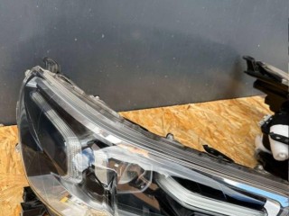 фара правая Toyota 2023, 2.8 л., 1GD-FTV, дизель, АКПП, чёрный, пикап, полный привод, правый руль, 0K181, 0K180, 0K179, 0K178