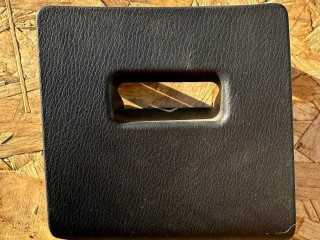 крышка блока предохранителей Infiniti QX60 L50 2014, 3.5 л., VQ35DE, бензин, АКПП, чёрный, внедорожник 5 дв., полный привод, 689643JA0A