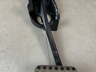 педаль тормоза Mercedes-Benz GLK-Класс X204 [рестайлинг] 2014, 2.2 л., дизель, АКПП, белый, внедорожник 5 дв., полный привод, A2042902101