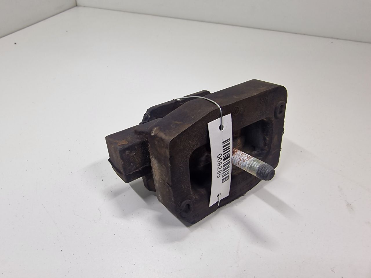 подушка крепления КПП BMW 5 серия E60/E61 2004, 2.5 л., i, бензин, АКПП, задний привод, 22316761093 - фото №1