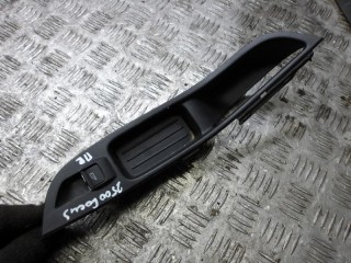 кнопка стеклоподъемника Ford Focus 3 поколение 2013, 1.6 л., дизель, МКПП, универсал