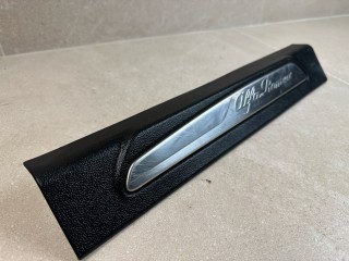 накладка на порог внутренняя Alfa Romeo 2017, 2.0 л., бензин, АКПП, серый, полный привод, 156107575