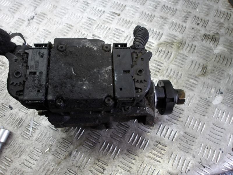 ТНВД Opel Vectra C 2003, 2.2 л., дизель, 0470504213, 55351527 - фото №1