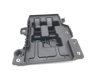 полка аккумулятора Kia Sportage 4 поколение [рестайлинг] 2020, внедорожник 5 дв., 37150D7500