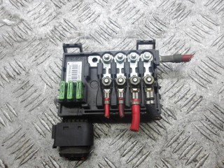 блок предохранителей Volkswagen Golf 4 поколение 2001, 1.9 л., дизель