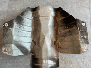 защита топливного бака Infiniti G 4 поколение [рестайлинг] 2013, 3.7 л., VQ37VHR, бензин, АКПП, черный, кабриолет, задний привод