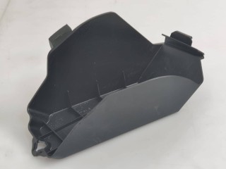 крышка блока предохранителей Maserati Levante 1 поколение 2017, 3.0 л., A630HP, дизель, АКПП, blue, внедорожник 5 дв., полный привод, правый руль, 670033851