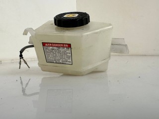 бачок тормозной жидкости Lexus NX 1 поколение [рестайлинг] 2021, 2.5 л., 2AR-FXE, бензин, 47220-48230