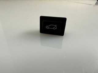кнопка открытия багажника BMW 4 серия F32/F33 [рестайлинг] 2019, 2.0 л., B47 D20 A, дизель, АКПП, синий, лифтбэк, полный привод, правый руль, 61319200316