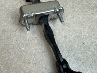 ограничитель открывания двери Infiniti G 4 поколение [рестайлинг] 2013, 3.7 л., VQ37VHR, бензин, АКПП, черный, кабриолет, задний привод, 82430-JJ50A