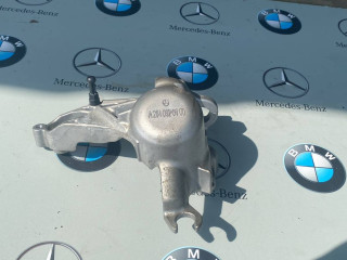 кронштейн ТНВД Mercedes-Benz C-Класс W205 [рестайлинг] 2020, 2.0 л., бензин, кабриолет, задний привод, A2640920400