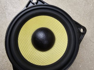 динамик высокочастотный (пищалка) Maserati Levante 1 поколение 2017, 3.0 л., бензин, АКПП, белый, внедорожник 5 дв., полный привод, 670002145