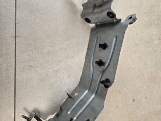 кронштейн (крепление) Land Rover Range Rover Evoque L551 2020, 2.0 л., бензин, АКПП, белый, внедорожник 5 дв., полный привод, правый руль, GPLA14A255