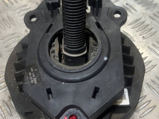 крепление запаски Renault Clio 3 поколение 2006, 1.4 л., K4J 700, бензин, 5МКПП, хетчбэк 5 дв.