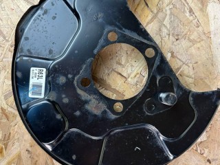 защитный кожух тормозного механизма Lexus NX 1 поколение [рестайлинг] 2020, 2.5 л., гибрид, красный, полный привод, правый руль, 47782-42050