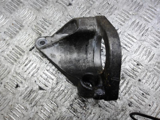 кронштейн полуоси Mercedes-Benz B-Класс W246 [рестайлинг] 2017, 1.5 л., дизель, АКПП, хетчбэк 5 дв., A6072050201