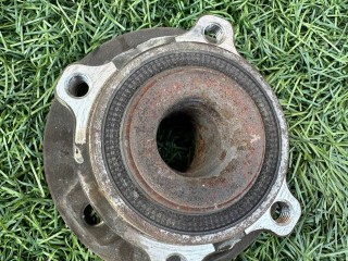 ступица передняя левая Maserati Quattroporte 6 поколение [рестайлинг] 2019, 3.0 л., бензин, АКПП, чёрный, седан, задний привод, 675000062