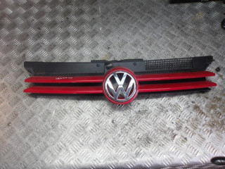 решетка радиатора Volkswagen Golf 3 поколение 2000, 1.6 л., бензин, АКПП, хетчбэк 5 дв.