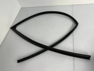 уплотнитель двери Lexus NX 1 поколение [рестайлинг] 2021, 2.5 л., 2AR-FXE, бензин, 6814178010