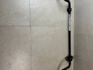 стабилизатор подвески передний Land Rover Range Rover Evoque L551 2020, 2.0 л., бензин, АКПП, белый, внедорожник 5 дв., полный привод, правый руль, K8D25482FC