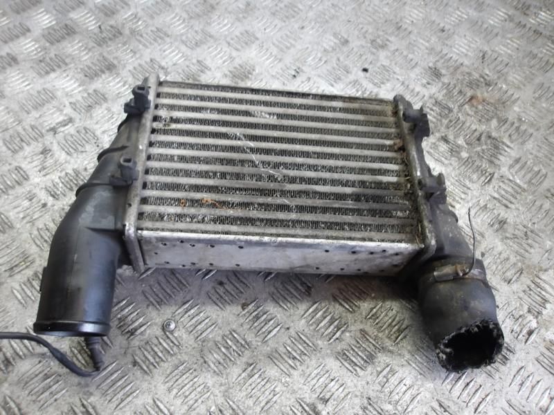 интеркулер Volkswagen Passat B5 1998, 1.9 л., дизель, 058145805B - фото №1