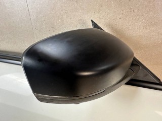 зеркало наружное правое Maserati Levante 1 поколение 2017, 3.0 л., бензин, АКПП, белый, внедорожник 5 дв., полный привод, 670063013