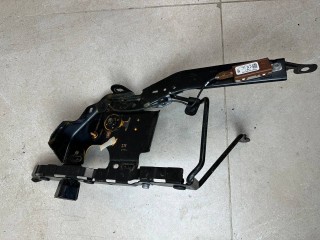 кронштейн (крепление) Land Rover Range Rover Evoque L551 2020, 2.0 л., бензин, АКПП, белый, внедорожник 5 дв., полный привод, правый руль, K8D245531