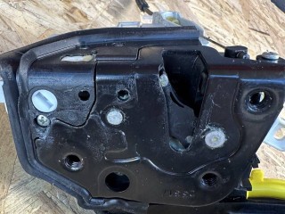 замок двери передней левой Porsche Macan 1 поколение 2015, JA68J2837015E