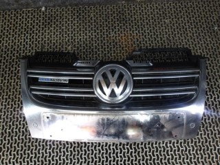 решетка радиатора Volkswagen Golf 5 поколение 2008, 1.9 л., дизель, МКПП, универсал, 1K5853651