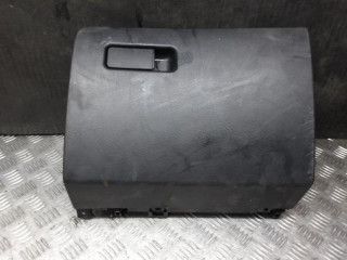 бардачок Infiniti Q30 1 поколение 2016, 1.5 л., дизель, АКПП, хетчбэк 5 дв.