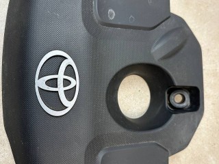 декоративная крышка двигателя Toyota 2022, 2.8 л., 1GD-FTV, дизель, АКПП, красный, пикап, полный привод, правый руль, 1, 26E15