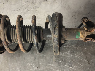 стойка передняя левая Mazda 323 6 поколение 1999, 2.0 л., RF3F, дизель, 5МКПП, красный, хетчбэк 5 дв.