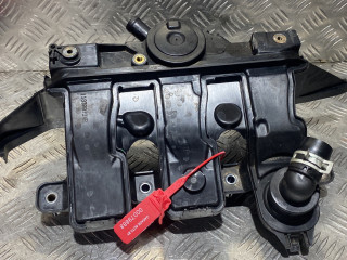 клапанная крышка Renault Trafic 3 поколение 2015, 1.6 л., R9M 450, дизель, 6МКПП, микроавтобус