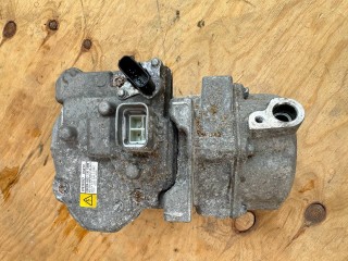 компрессор кондиционера Lexus NX 1 поколение [рестайлинг] 2020, 2.5 л., гибрид, красный, полный привод, правый руль, 422000533