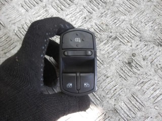 блок управления стеклоподъемниками Opel Corsa D 2008, 1.4 л., бензин, МКПП, хетчбэк 5 дв., 13258521AA