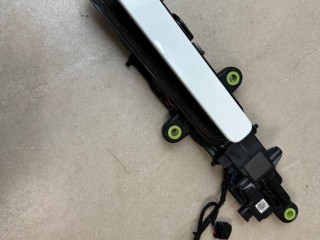 ручка наружная задняя правая Land Rover Range Rover Evoque L551 2020, 2.0 л., бензин, АКПП, белый, внедорожник 5 дв., полный привод, правый руль, K8D226600BC